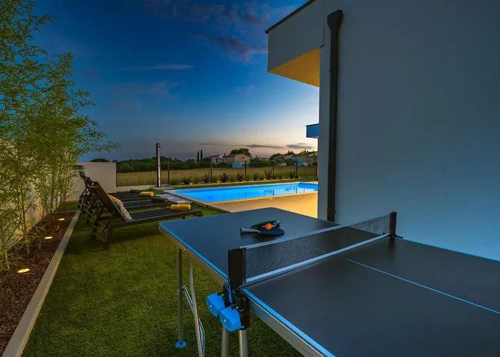 Villa Aura